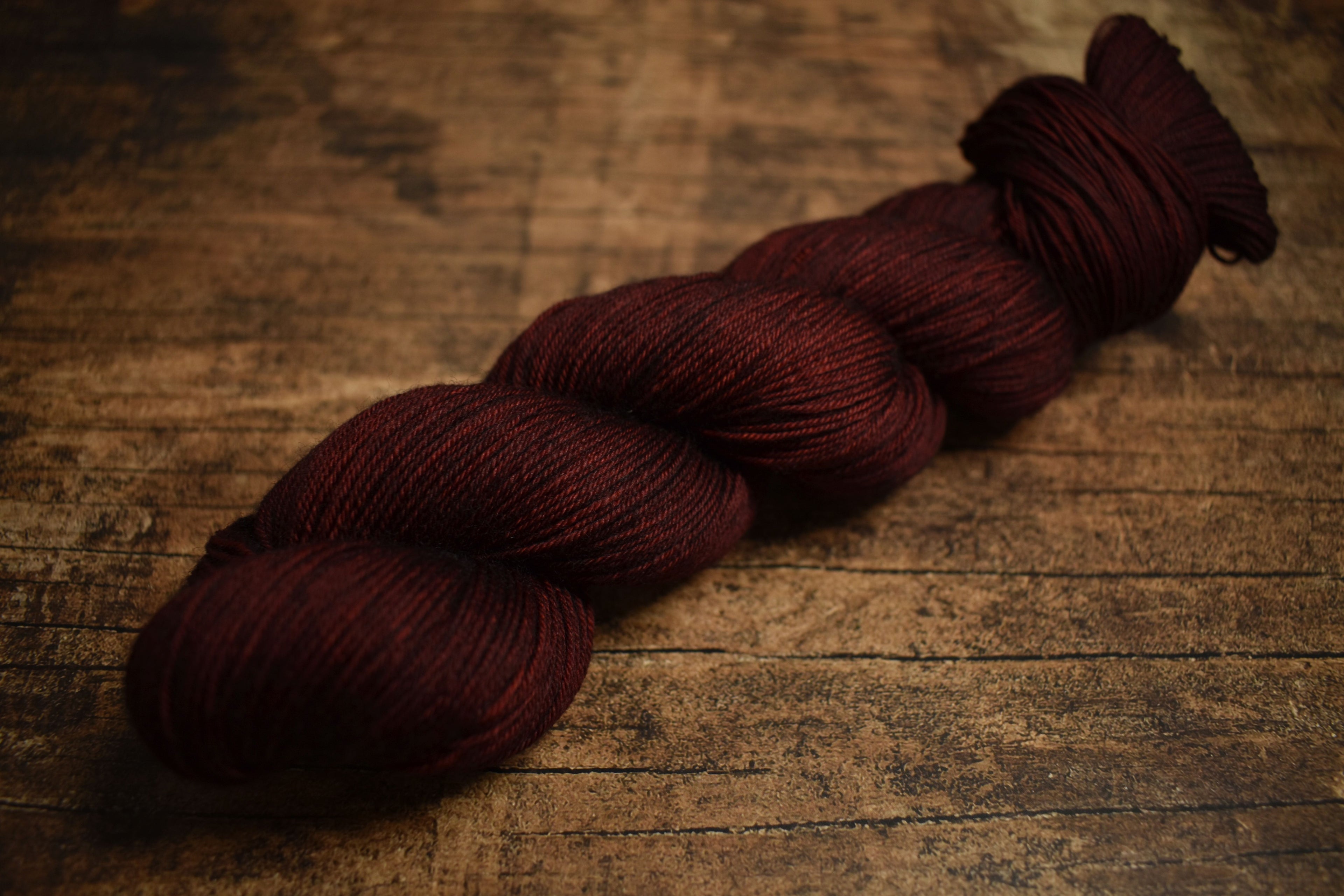 Ovillo Merino, deep red (B1)