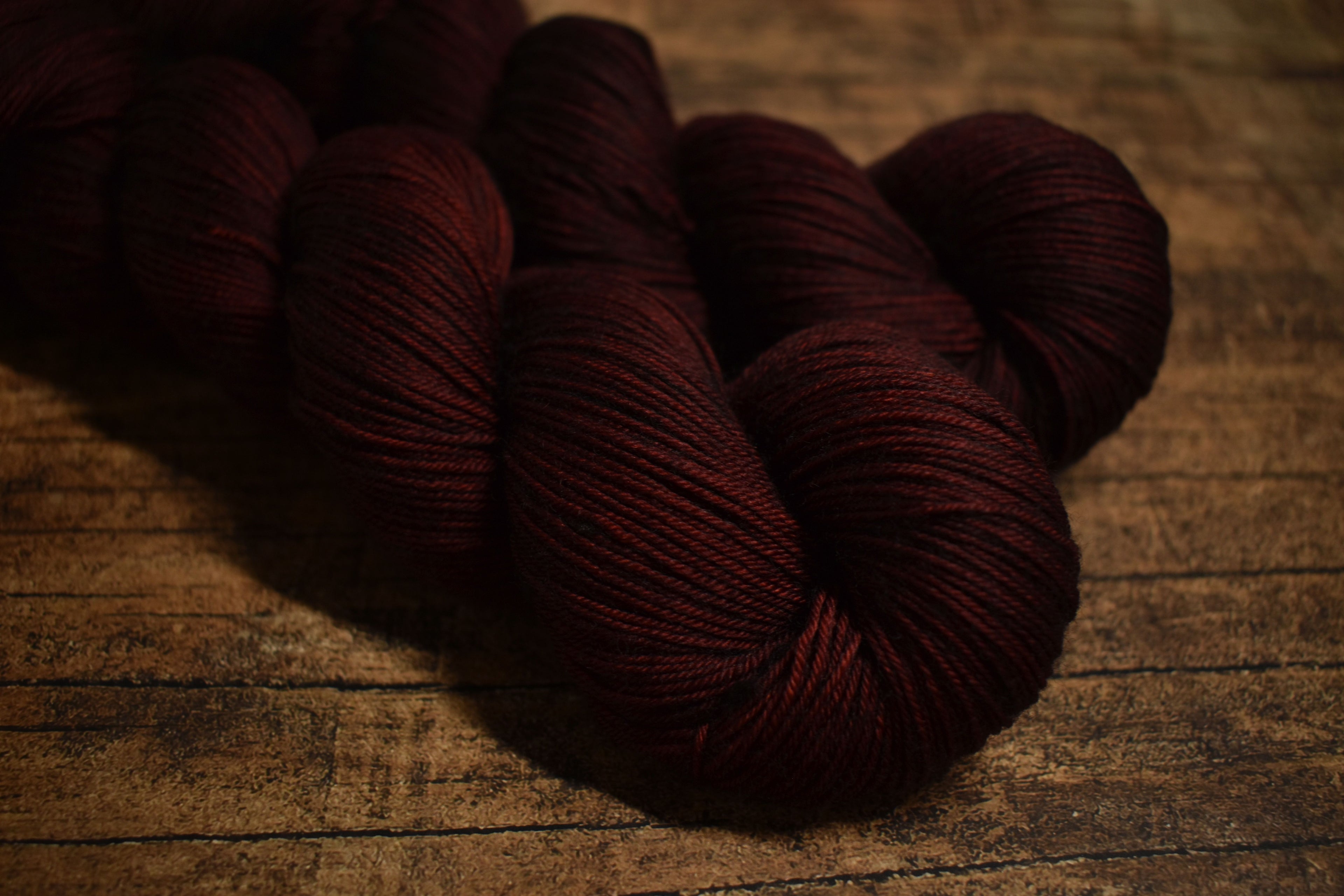 Ovillo Merino, deep red (B1)