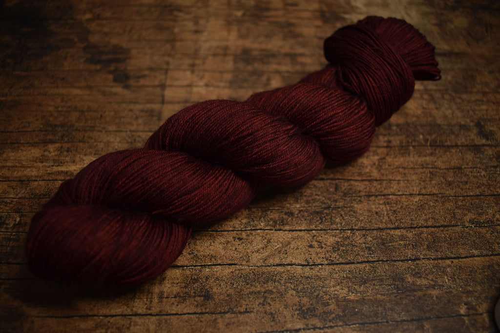 Ovillo Merino, deep red (B2)