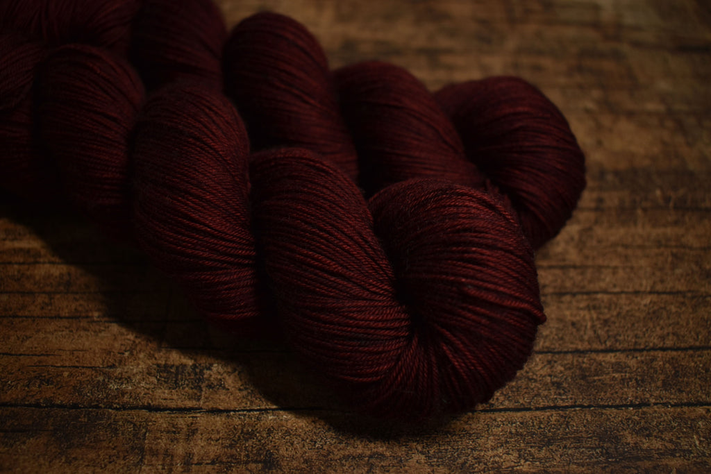 Ovillo Merino, deep red (B2)