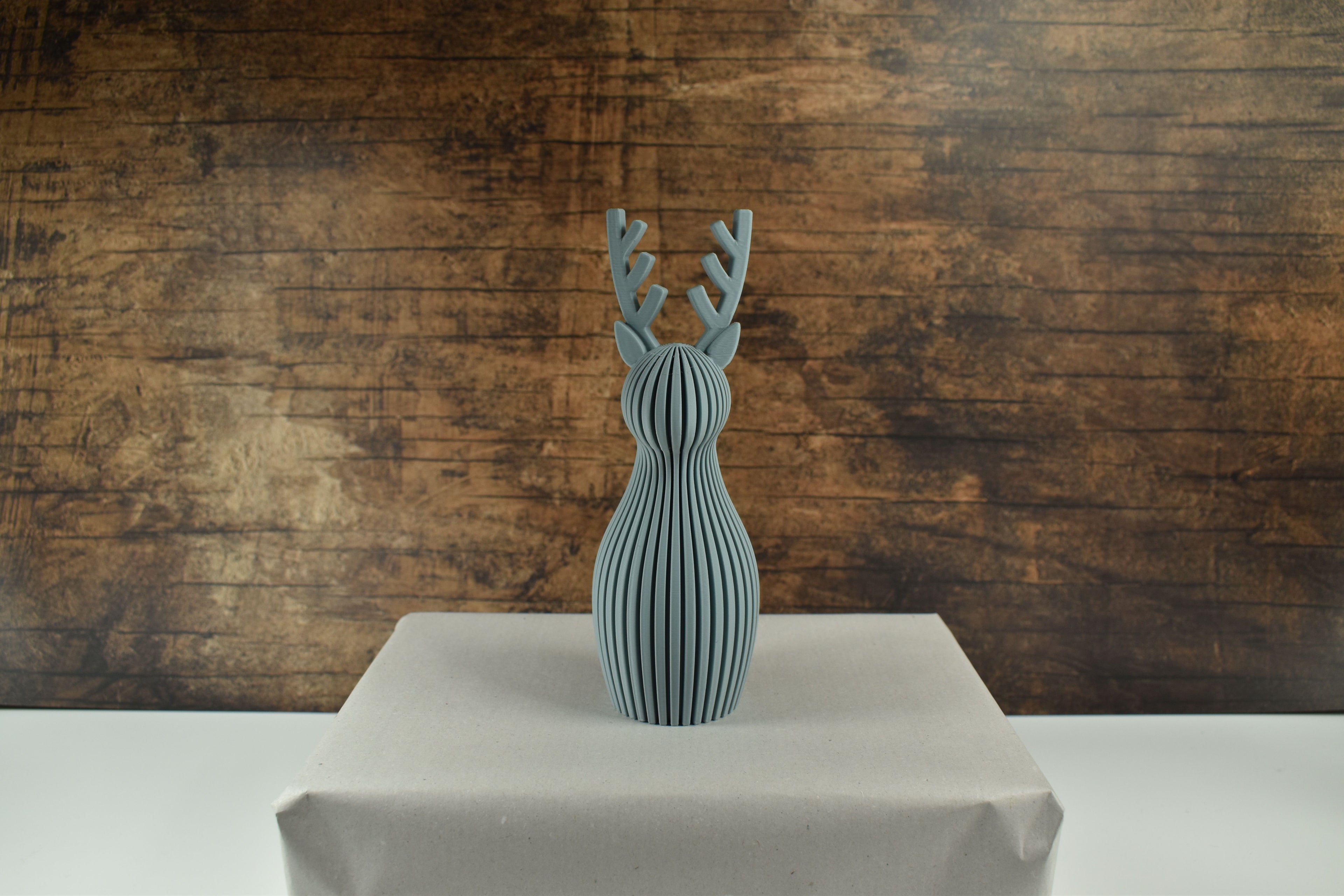 3D gedrucktes großes Rentier, rauchblau