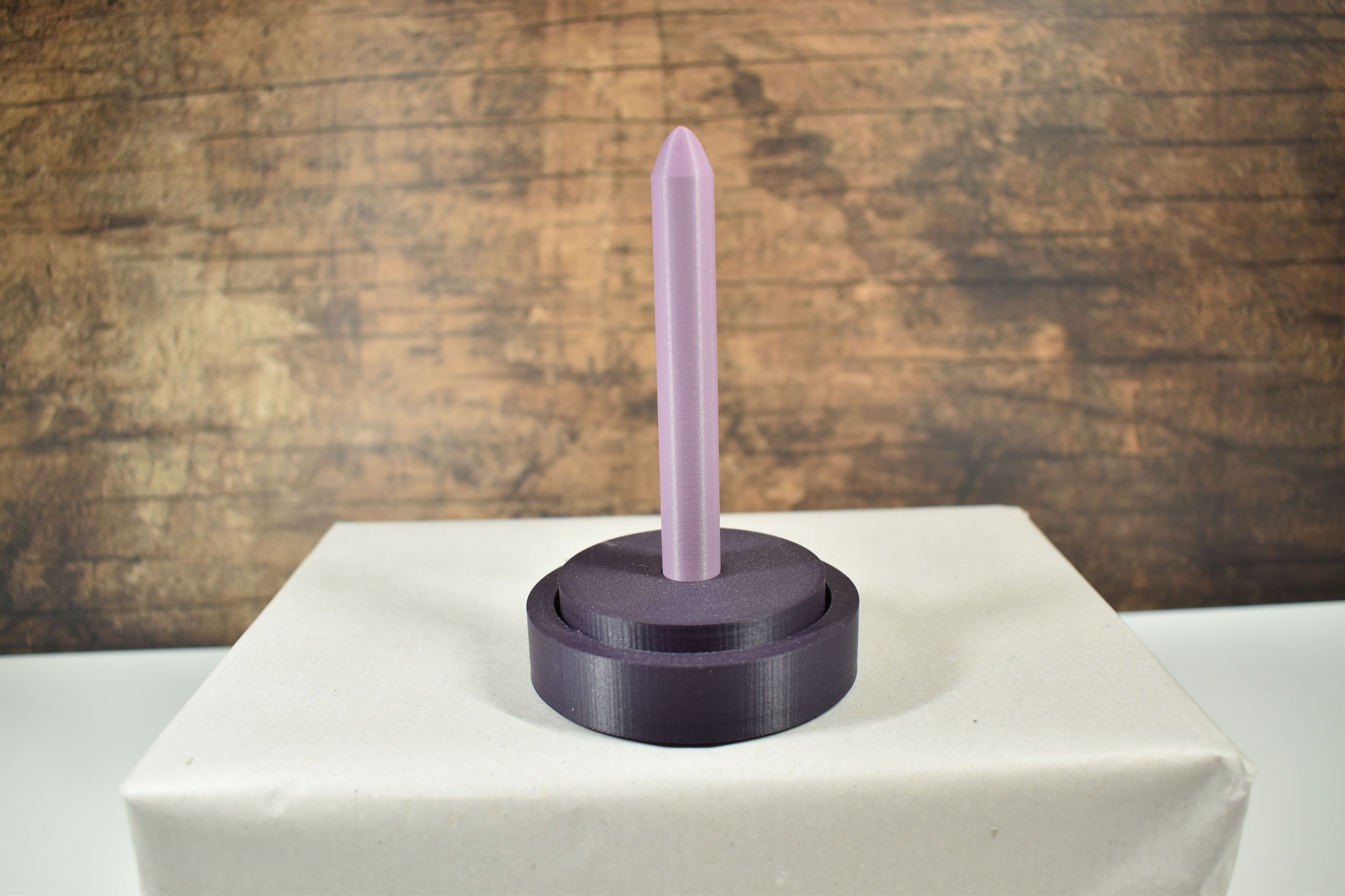3D-Wollabroller klein, lila mit fliederfarbenem Stängel