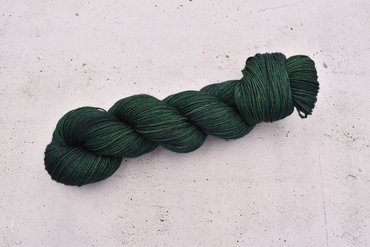 Ovillo Socks, forest (B8)