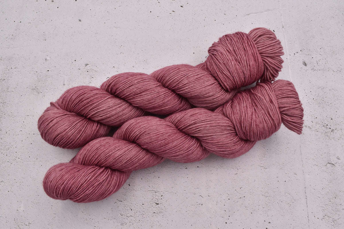 Ovillo Socks, little romance (B9)