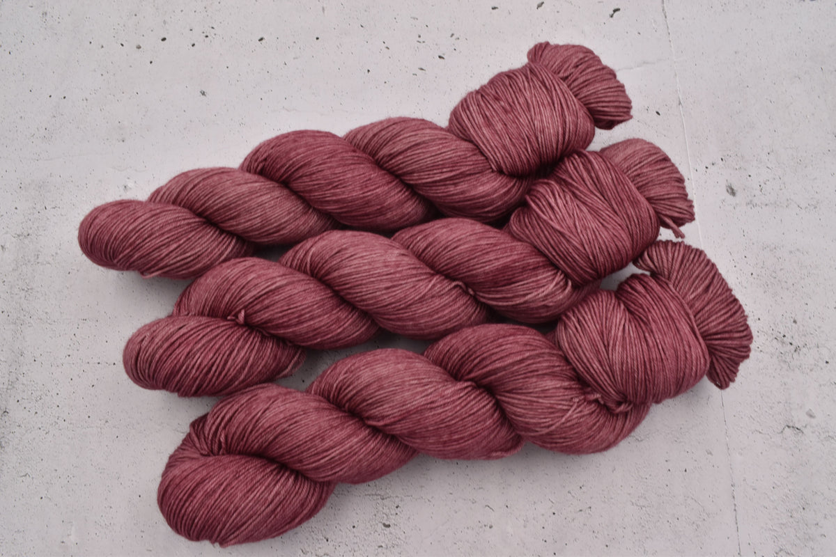 Ovillo Socks, little romance (B4)