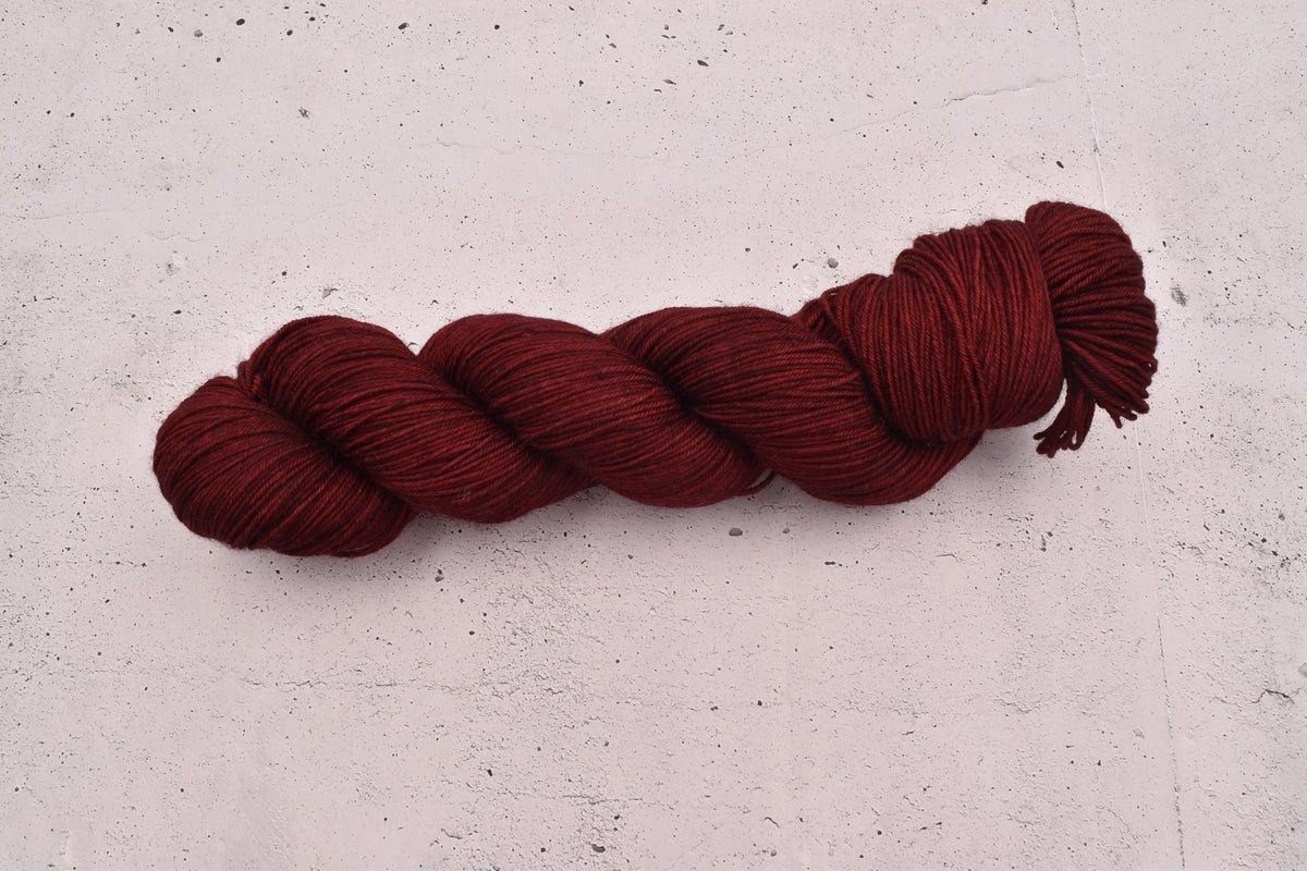 Ovillo Merino, deep red (B2)