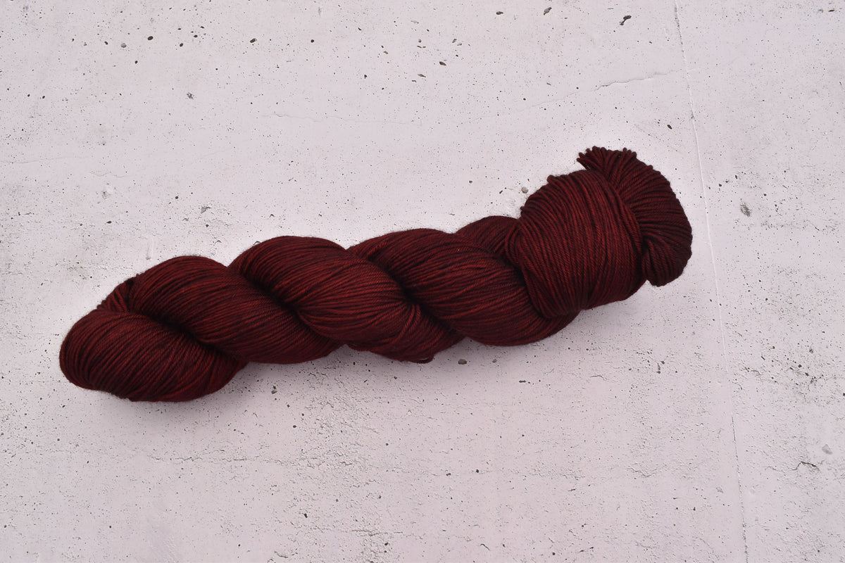 Ovillo Merino, deep red (B1)